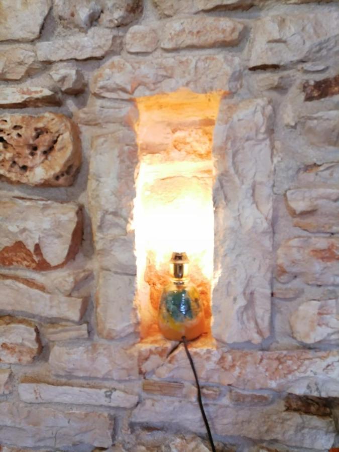 Mala Kuca Sa Velikim Grijanim Bazenom Antonio Villa Sisan Luaran gambar